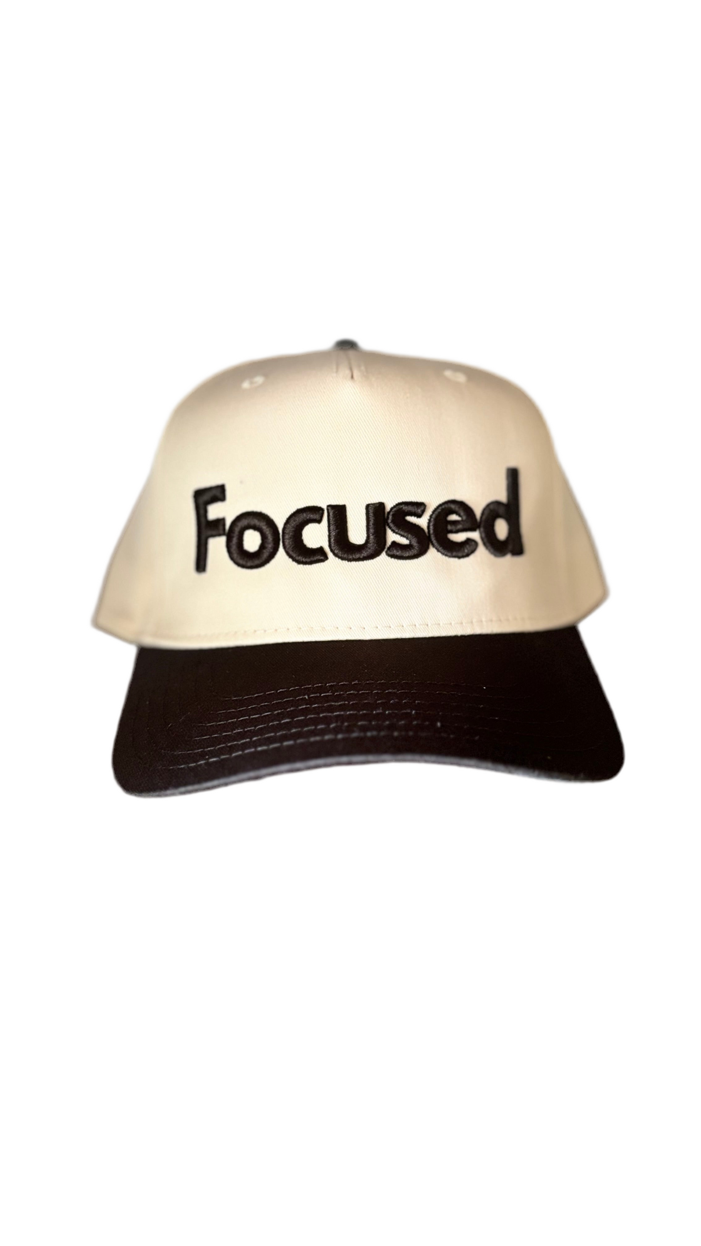 “Focused” 5 panel SnapBack Crème/Black