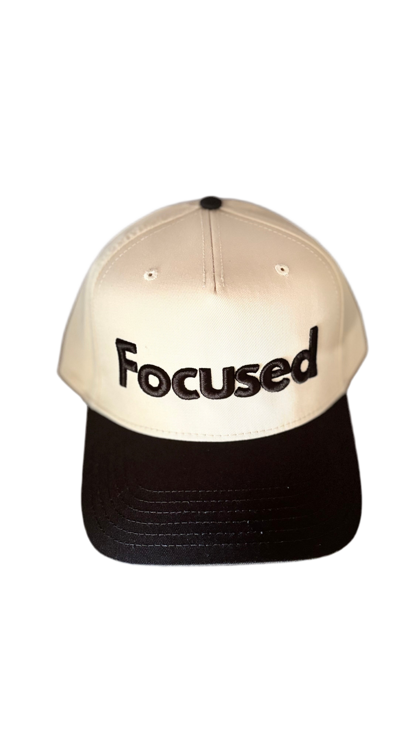 “Focused” 5 panel SnapBack Crème/Black