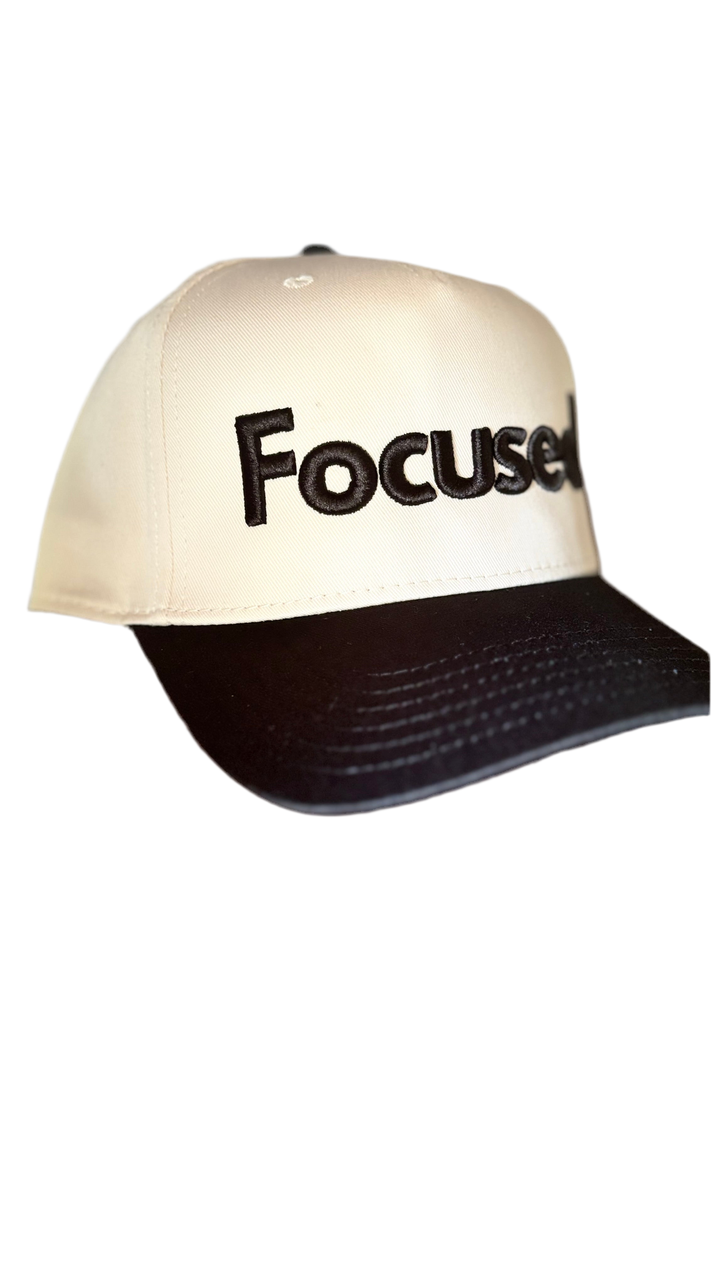“Focused” 5 panel SnapBack Crème/Black